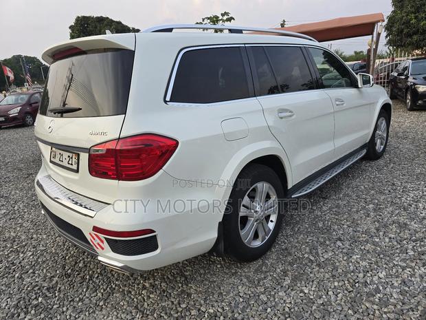 Mercedes-Benz GL-Class GL 550 2013 White