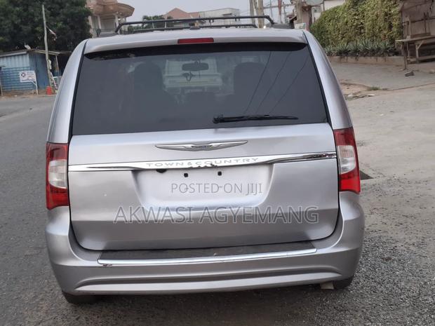 Chrysler Town&Country 3.6 2WD 2016 Silver