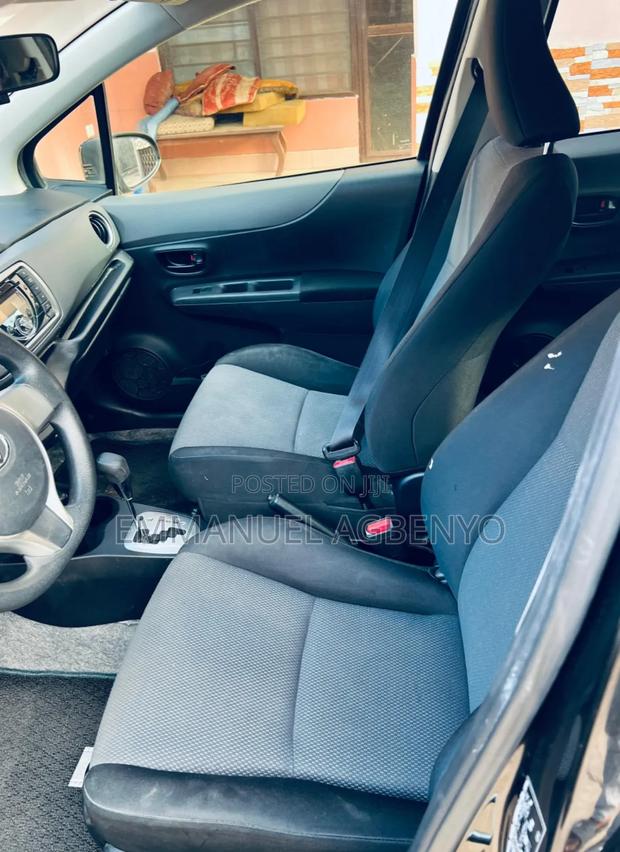 Toyota Vitz 1.3 FWD 5dr 2014 Black