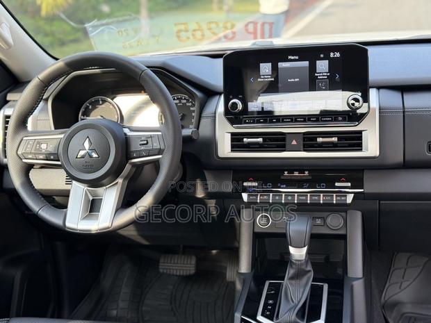 New Mitsubishi L200 2024 White