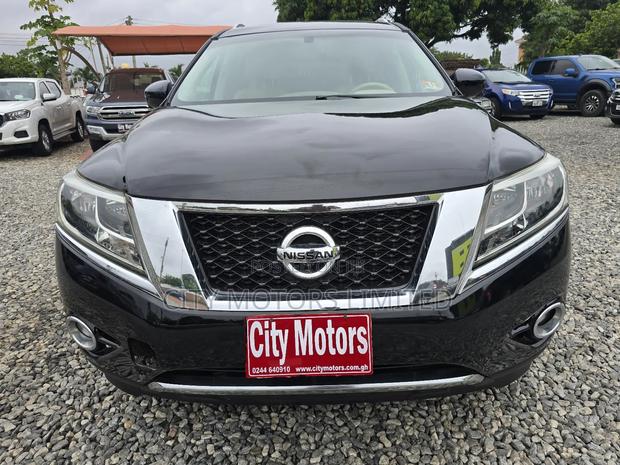Nissan Pathfinder Platinum 4x4 2013 Black