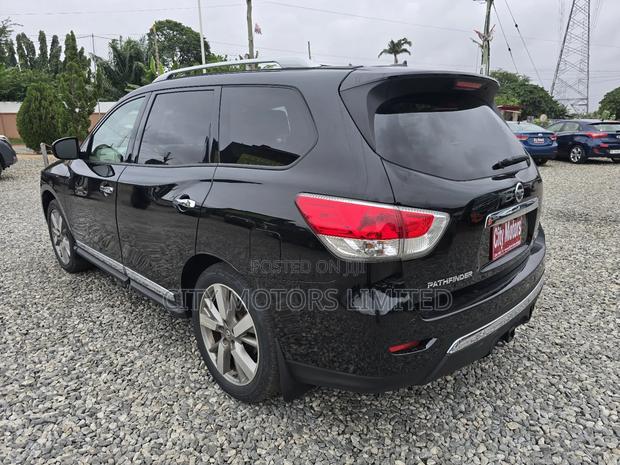 Nissan Pathfinder Platinum 4x4 2013 Black