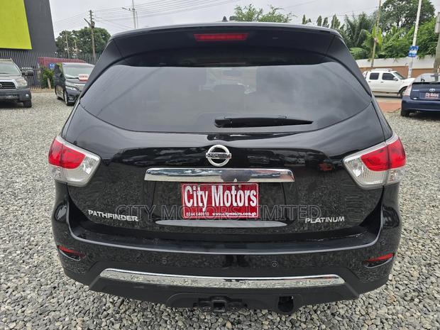 Nissan Pathfinder Platinum 4x4 2013 Black