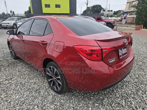 Toyota Corolla SE 4dr Sedan (1.8L 4cyl CVT) 2017 Burgundy