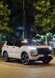 Mitsubishi Outlander SEL Platinum Edition 2024 White for sale