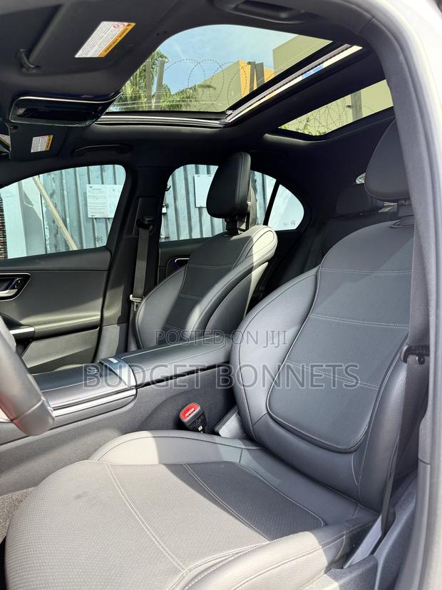 Mercedes-Benz C300 2024 White