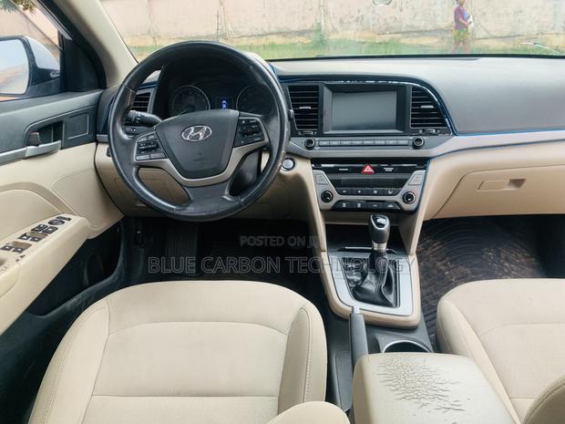 Hyundai Elantra 2018 White