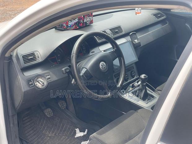 Volkswagen Passat 2.0 TDI 2006 White
