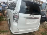 Toyota Voxy 2012 White for sale