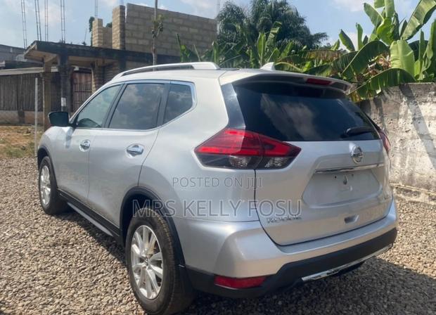 Nissan Rogue SV AWD 2017 Silver