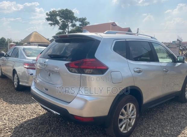 Nissan Rogue SV AWD 2017 Silver