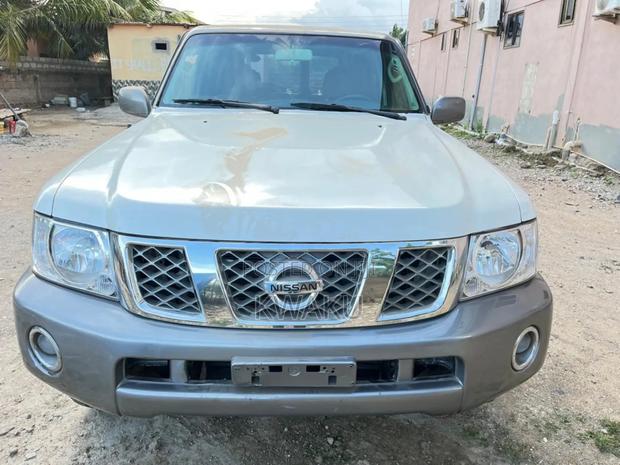 Nissan Patrol 2010 Gray