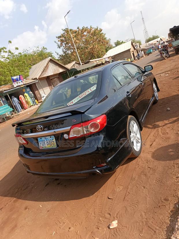 Toyota Corolla S Special Edition 4dr Sedan (1.8L 4cyl 4A) 2013 Black
