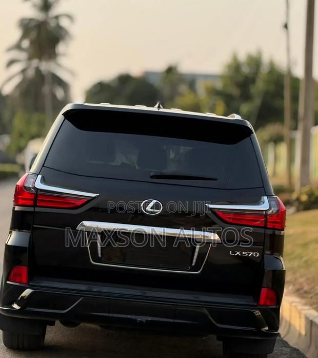 Lexus LX 570 AWD 2020 Black