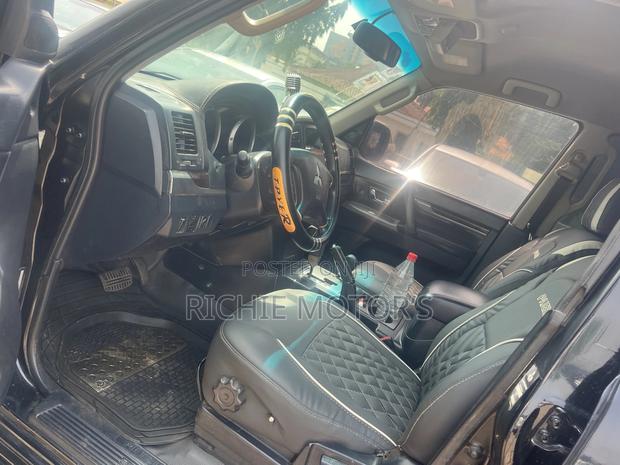 Mitsubishi Pajero 3.0 2012 Black