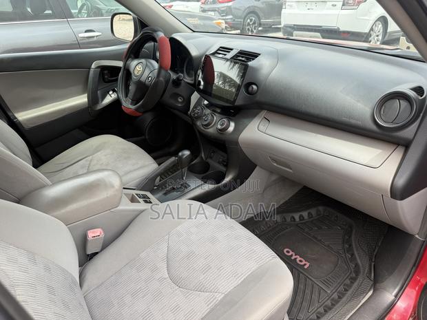 Toyota RAV4 2012 Red