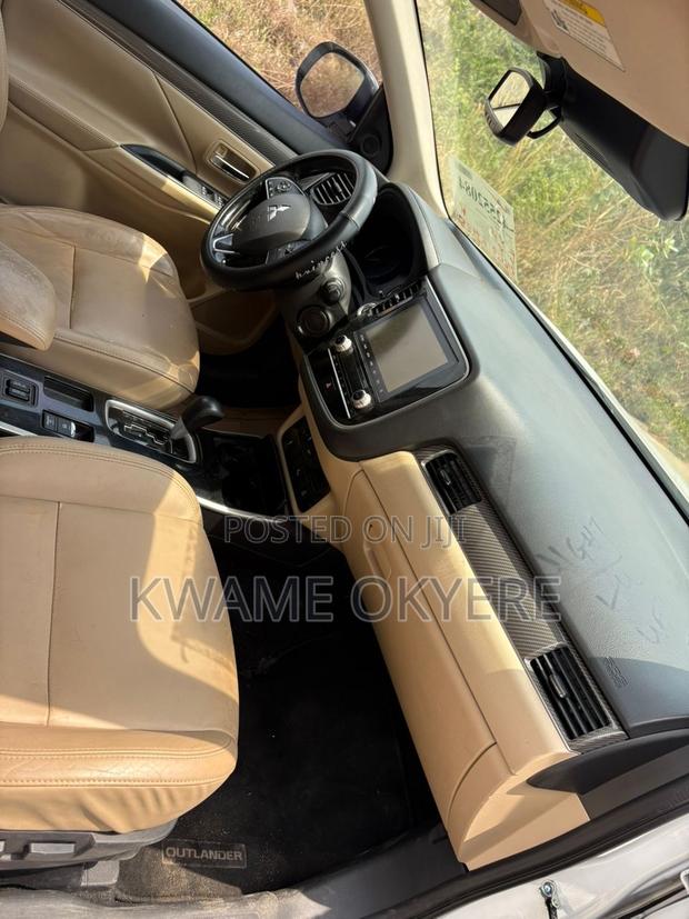 Mitsubishi Outlander SEL FWD 2020 White