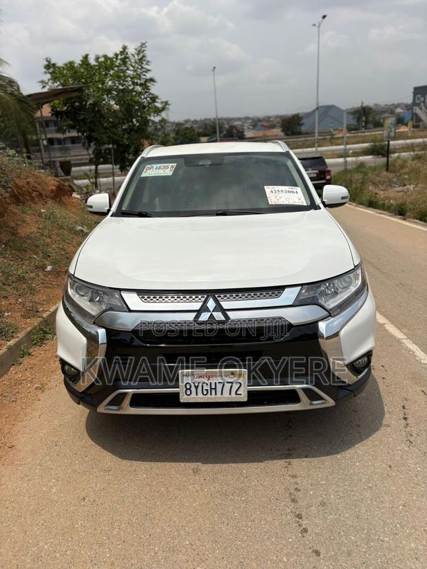 Mitsubishi Outlander SEL FWD 2020 White