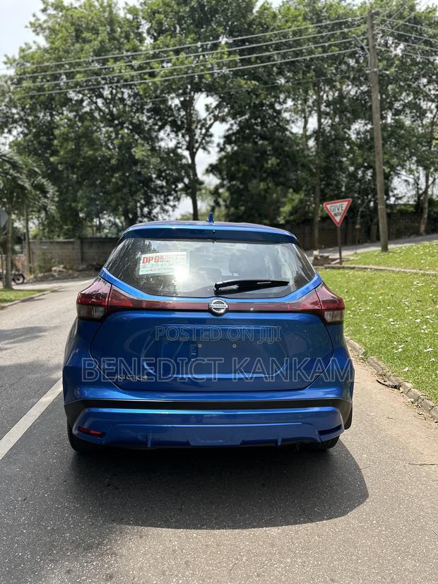Nissan Kicks 2021 Blue