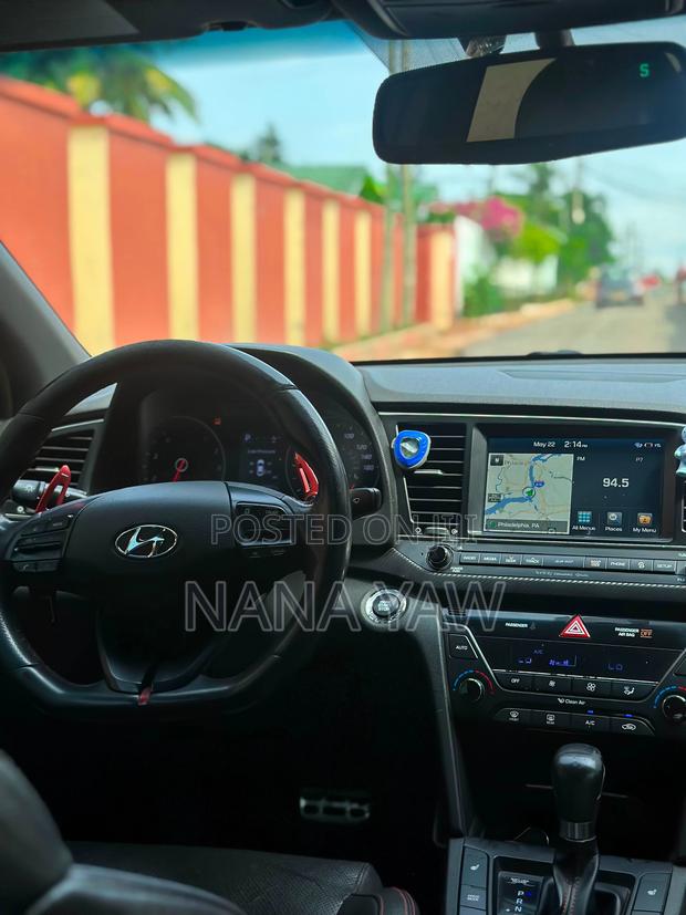 Hyundai Elantra Sport Sedan FWD (1.6L 4cyl 6M) 2017 Silver