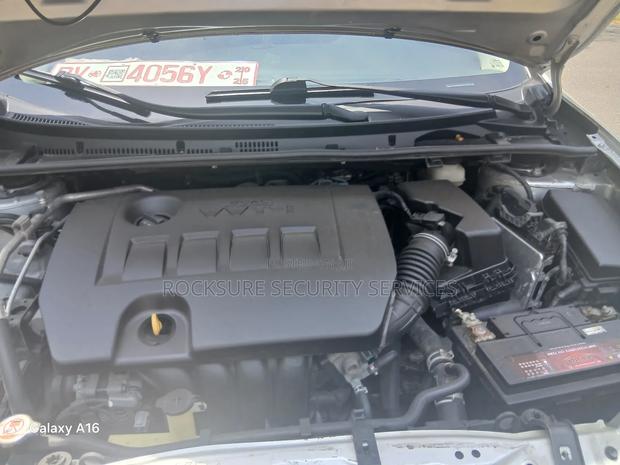 Toyota Corolla LE Eco (1.8L 4cyl 2A) 2018 Silver