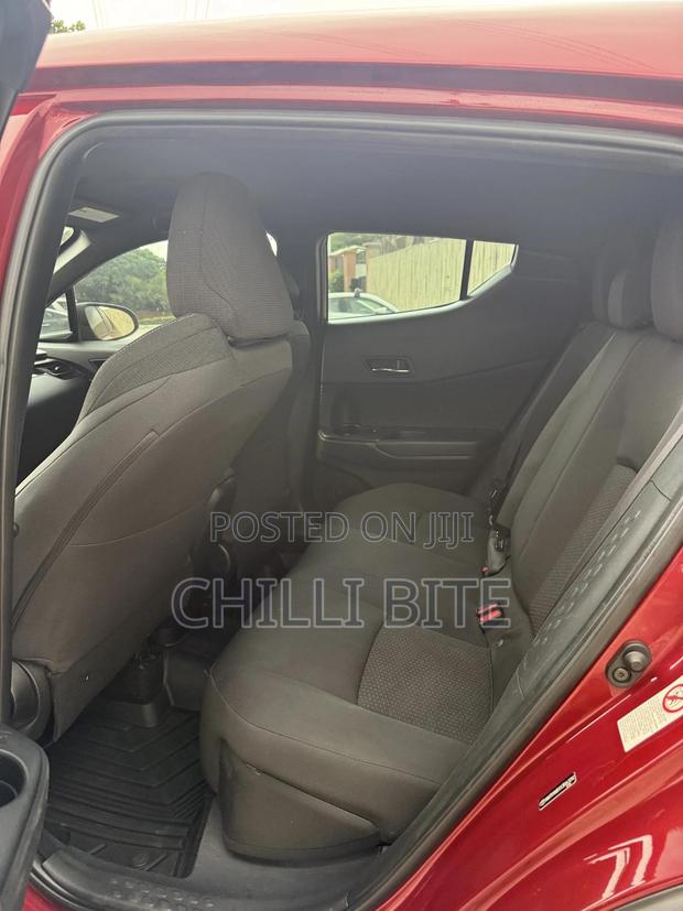 Toyota C-HR XLE FWD Sport Utility (2.0L 4cyl 2AM) 2018 Red