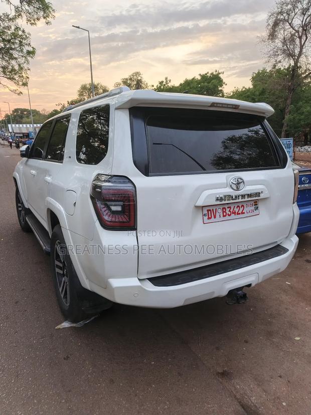 Toyota 4-Runner 2018 White