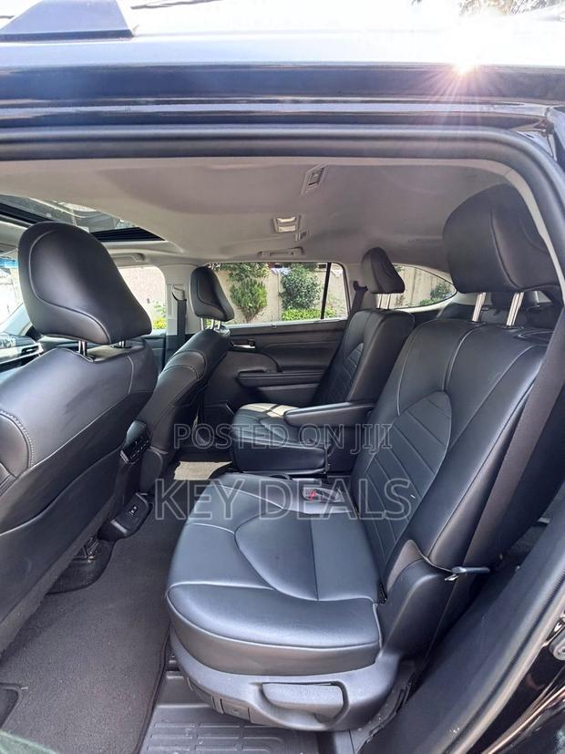 Toyota Highlander XLE 2021 Black