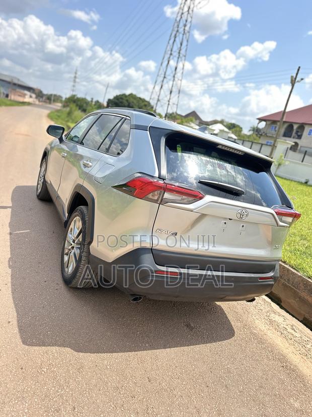 Toyota RAV4 2019 Silver