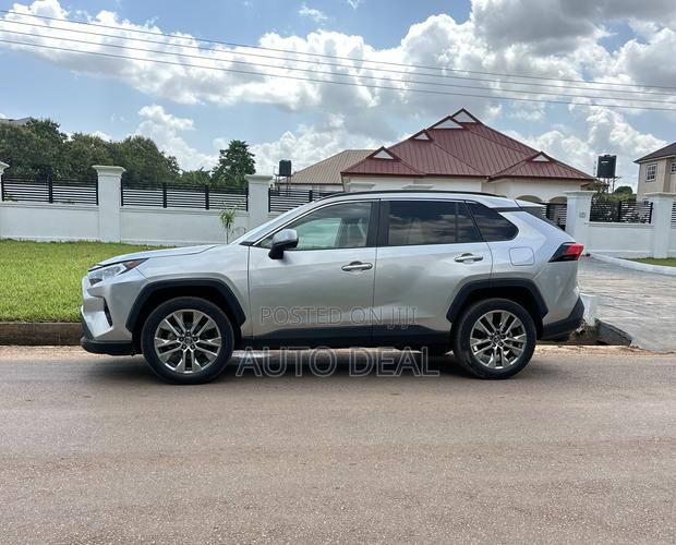 Toyota RAV4 2019 Silver