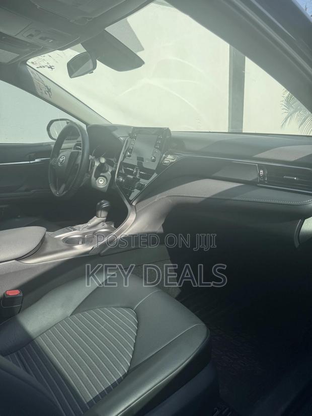 Toyota Camry SE 2024 Black