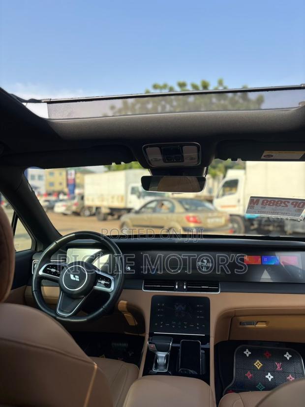 Li Auto One 2022 Gray