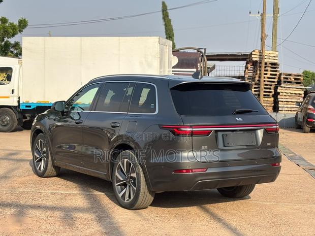Li Auto One 2022 Gray