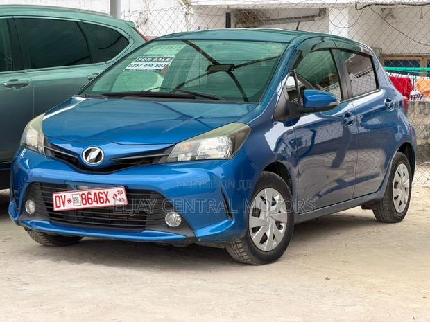 Toyota Vitz 1.0 FWD 5dr 2016 Blue