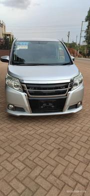 Toyota Esquire 2015 Silver for sale