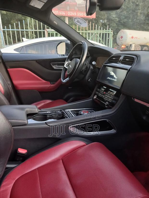 Jaguar F-Pace 25t R-Sport AWD 2018 White