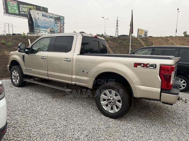 Ford F-350 2017 Brown