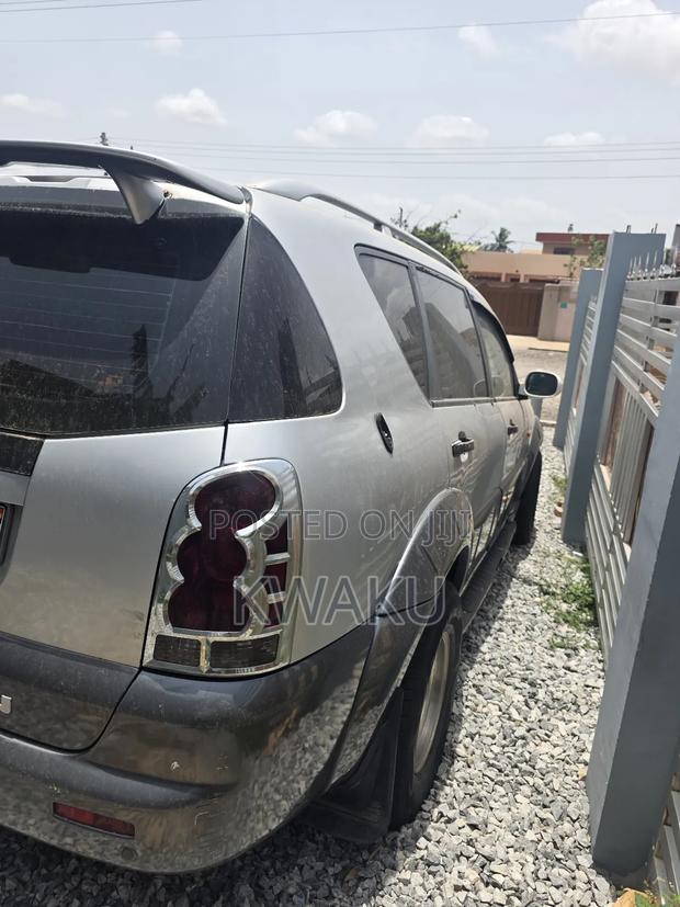 SsangYong Rexton 2010 Gray