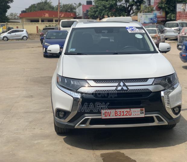 Mitsubishi Outlander 2019 White