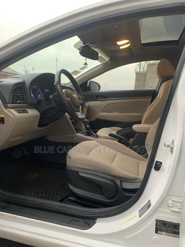 Hyundai Elantra 2018 White