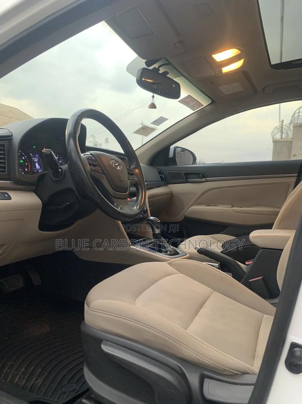 Hyundai Elantra 2018 White