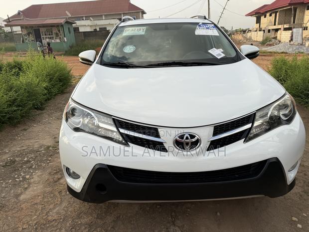 Toyota RAV4 2015 White