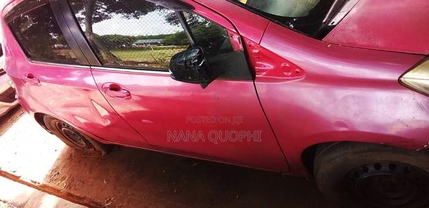 Toyota Vitz 2012 Red