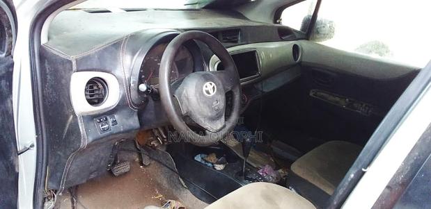 Toyota Vitz 2012