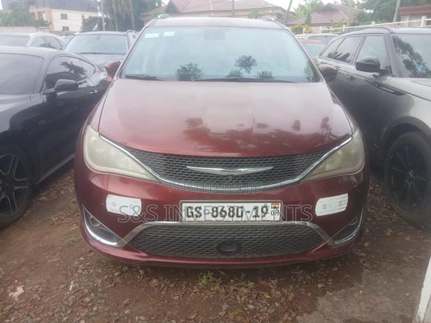 Chrysler Pacifica 2017 Red