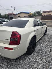 Chrysler 300 2010 Off white for sale