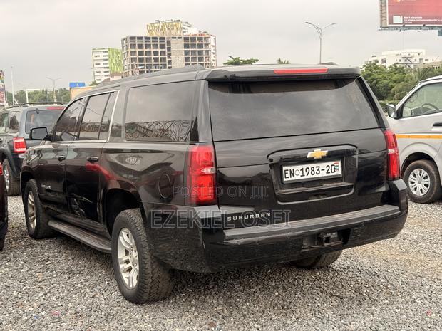 Chevrolet Suburban LS 4x2 2016 Black
