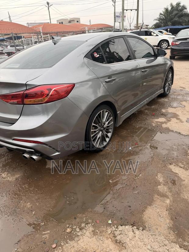 Hyundai Elantra Sport Sedan FWD (1.6L 4cyl 6M) 2017 Silver