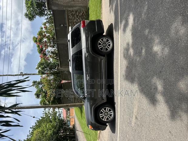Toyota 4-Runner Limited 4WD 2011 Gray