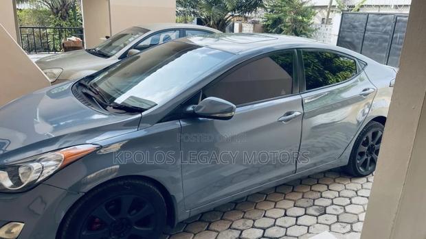 Hyundai Elantra GLS Sedan FWD (1.8L 4cyl 6A) 2013 Green